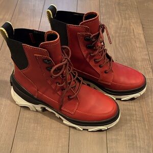 Red Sorel boots. Waterproof! EUC